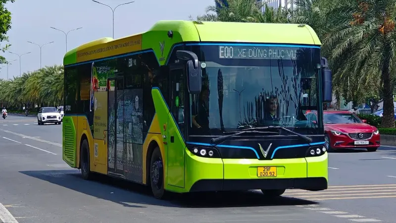 Khai trương buýt điện số 83 Gia Lâm – Hưng Yên: 62 chuyến mỗi ngày, vé lượt 3.000 đồng cộng 450 đồng/km